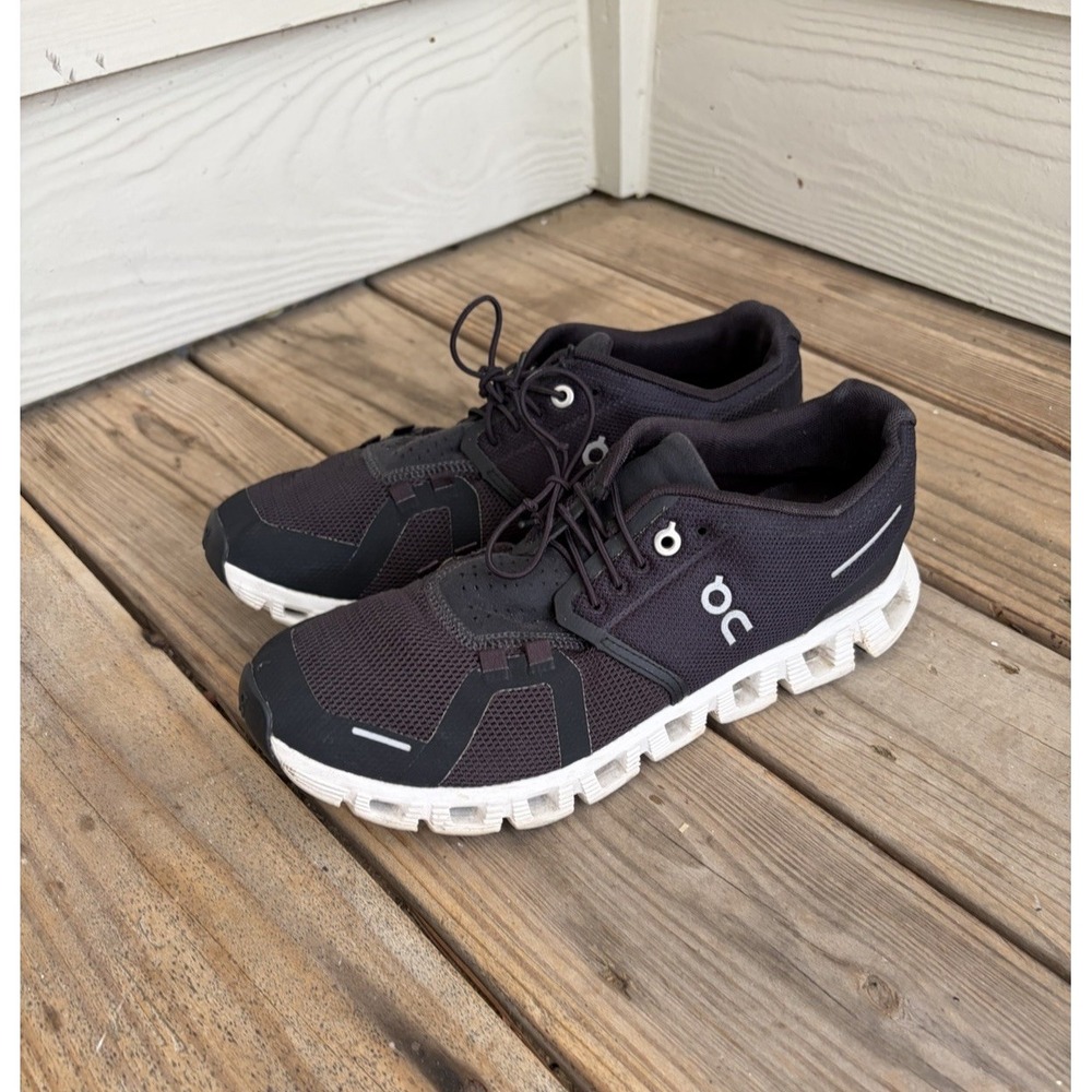 On Cloud 5 Womens 8.5 Black White Running Walking Shoes CloudTec Sneakers